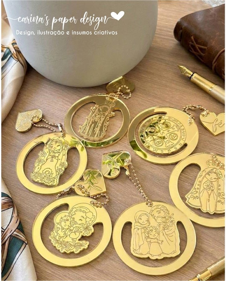 Coleção Marcador clip de acrílico Santinhos 5 cm + Tag coração FÉ (6 peças para 3 marcadores com tag) - Escolha o modelo