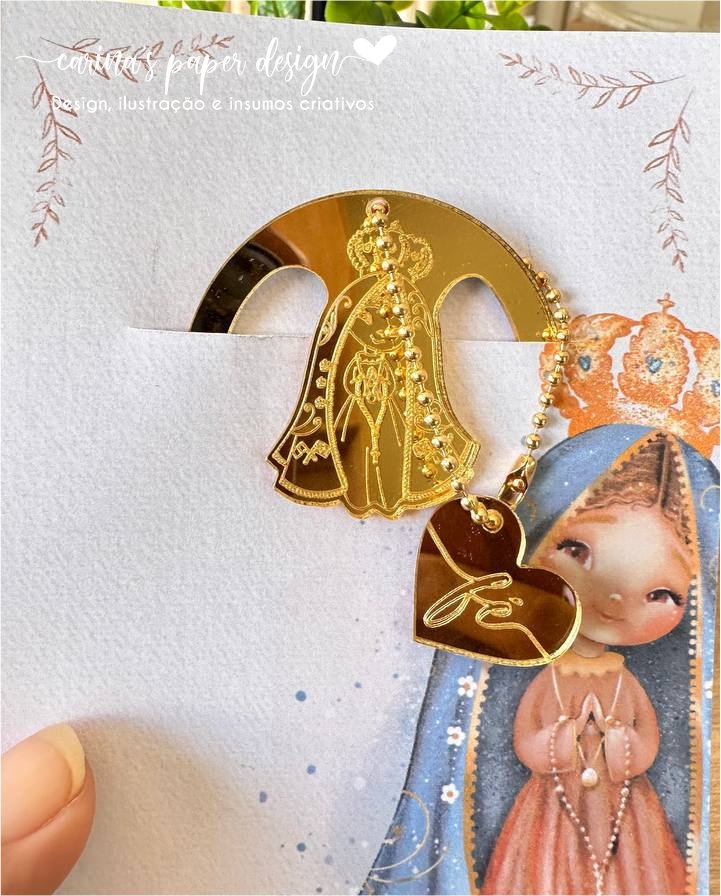 Coleção Marcador clip de acrílico Santinhos 5 cm + Tag coração FÉ (6 peças para 3 marcadores com tag) - Escolha o modelo - Imagem 4