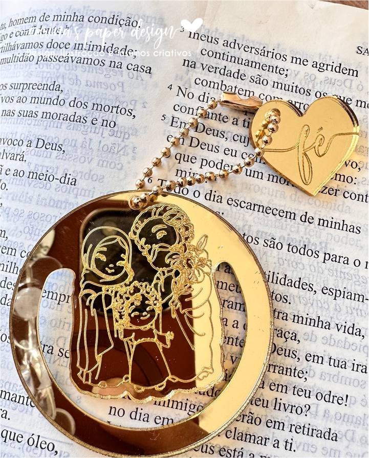 Coleção Marcador clip de acrílico Santinhos 5 cm + Tag coração FÉ (6 peças para 3 marcadores com tag) - Escolha o modelo - Imagem 24